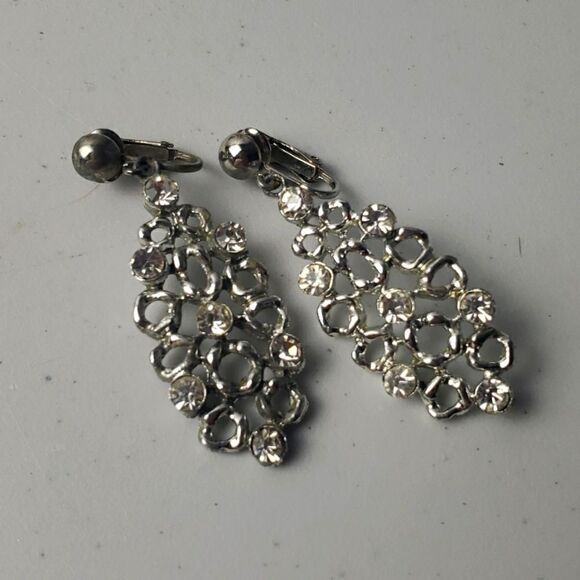 Vintage Clip On Dangle Earrings - Picture 1 of 7